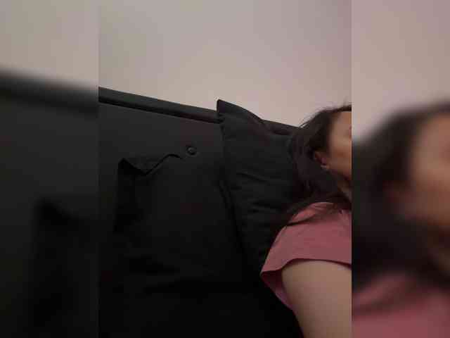 RozyElle webcam
