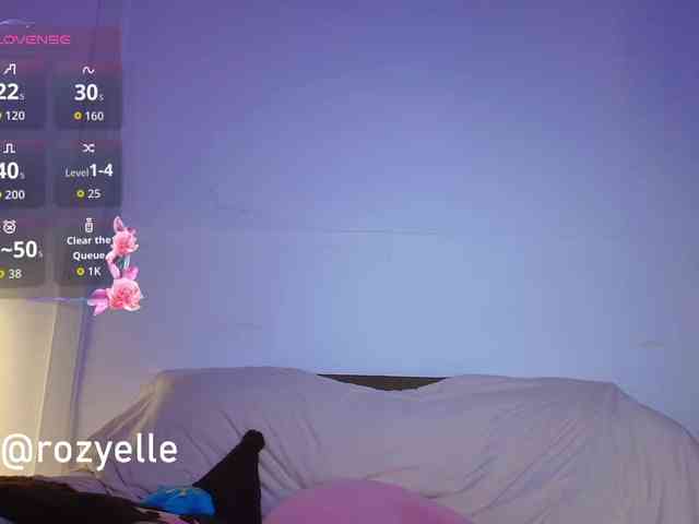 RozyElle webcam