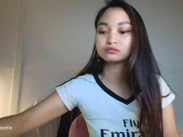 RozyElle webcam