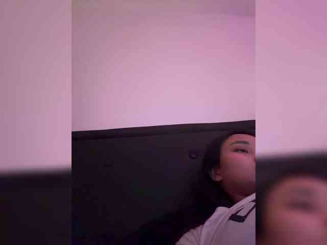 RozyElle webcam