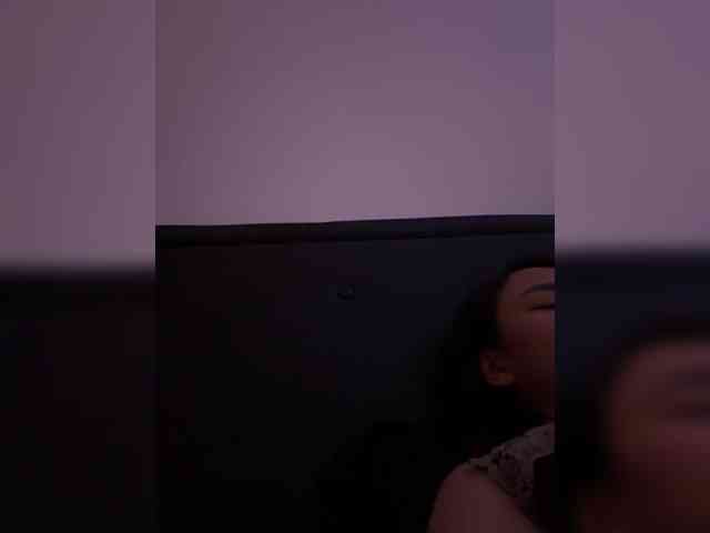 RozyElle webcam