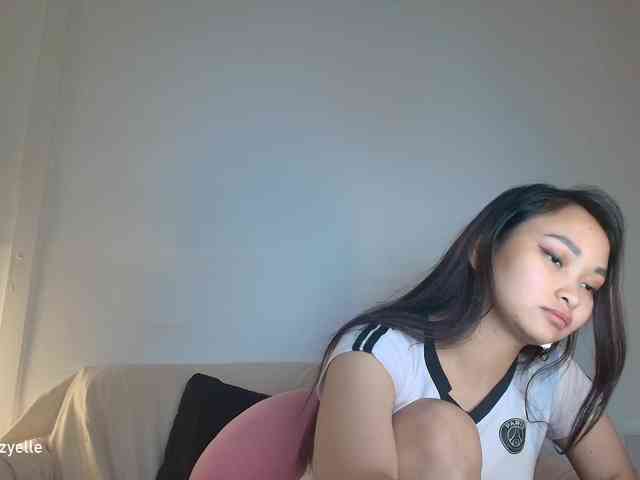 RozyElle webcam