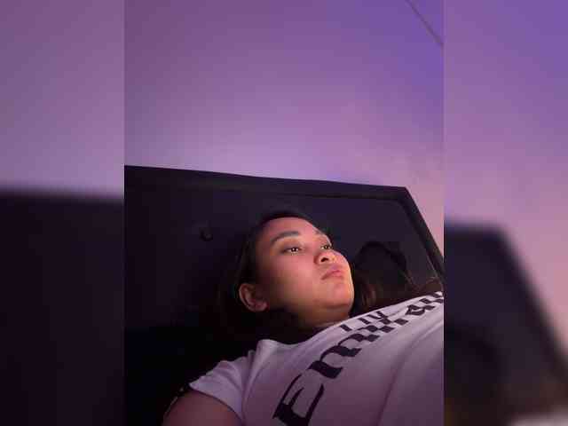 RozyElle webcam