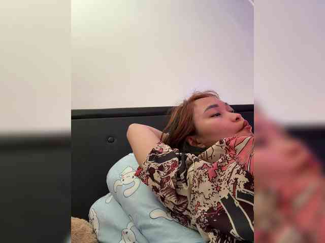 RozyElle webcam