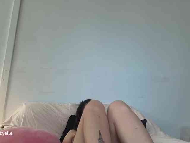 RozyElle webcam