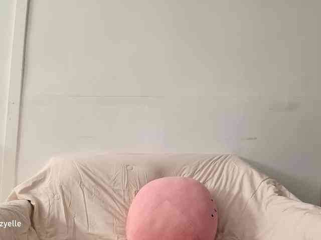 RozyElle webcam