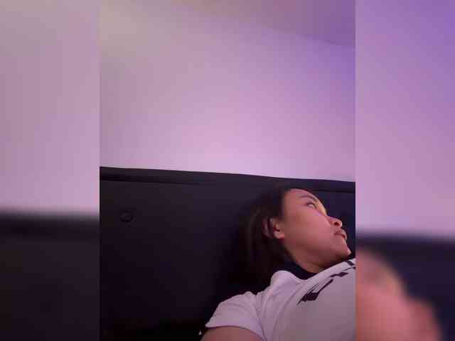 RozyElle webcam