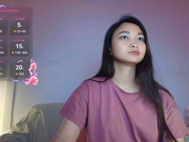 RozyElle webcam