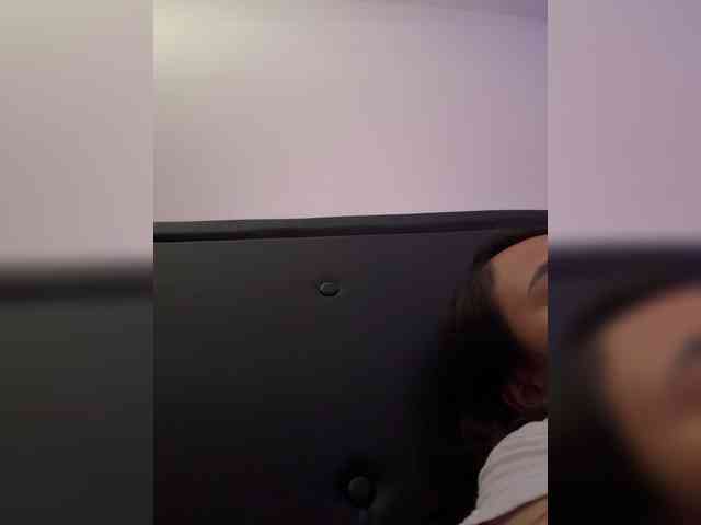 RozyElle webcam