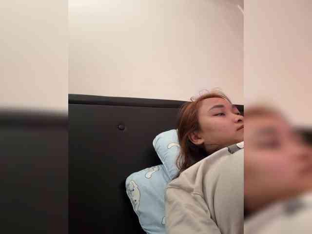 RozyElle webcam