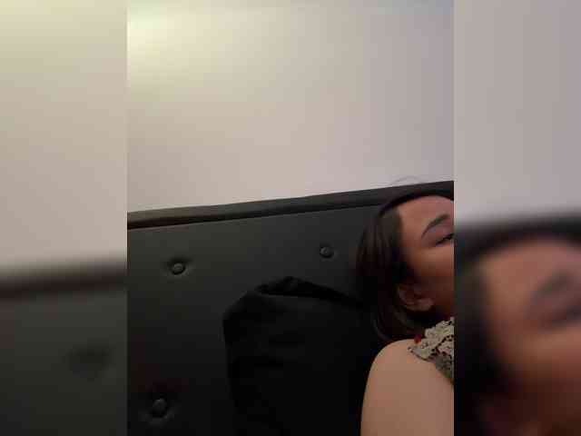 RozyElle webcam