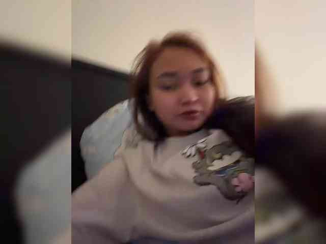 RozyElle webcam