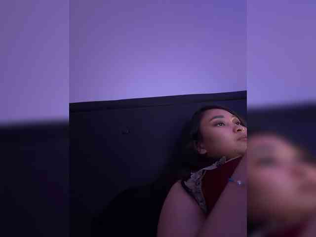 RozyElle webcam