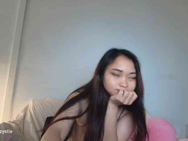 RozyElle webcam