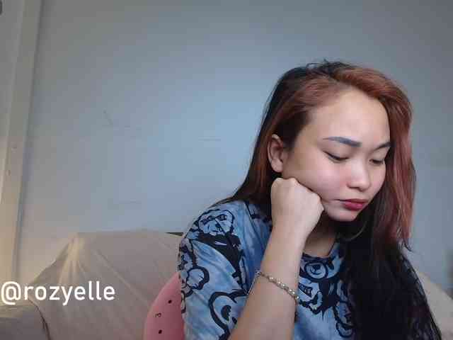 RozyElle webcam