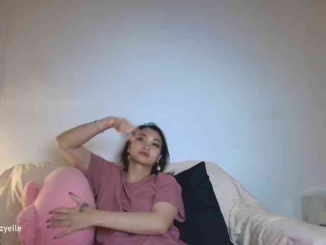 RozyElle webcam
