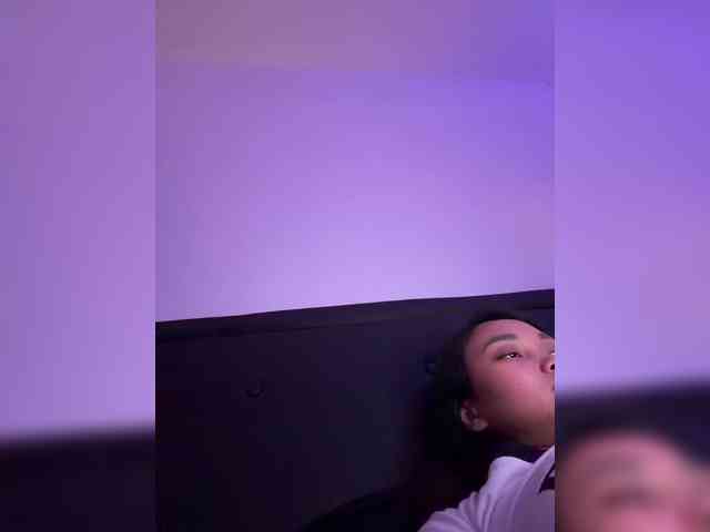 RozyElle webcam