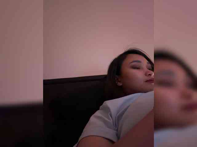 RozyElle webcam