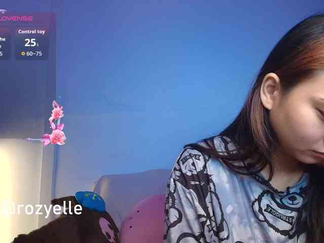 RozyElle webcam