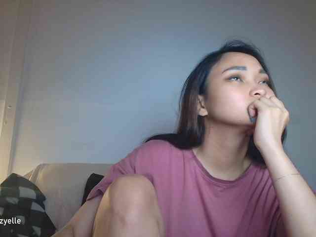 RozyElle webcam