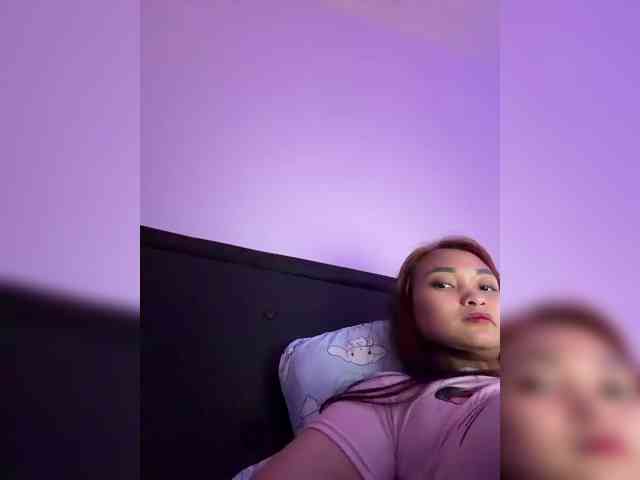 RozyElle webcam