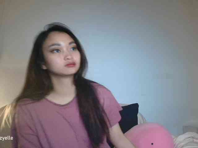 RozyElle webcam