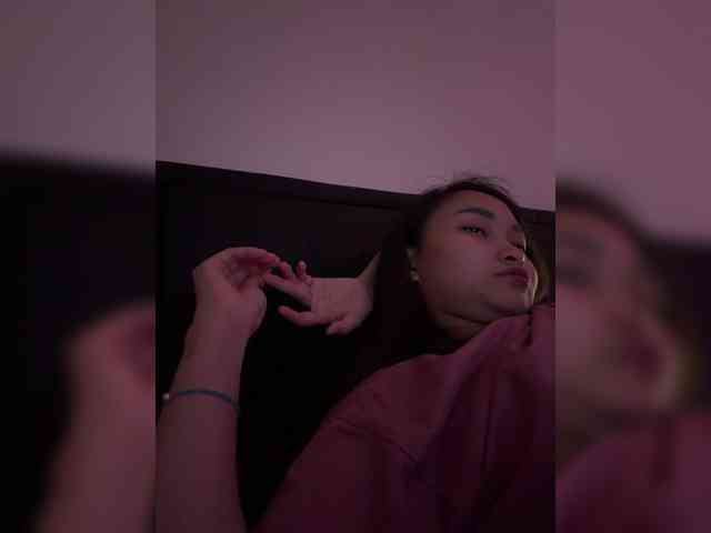 RozyElle webcam