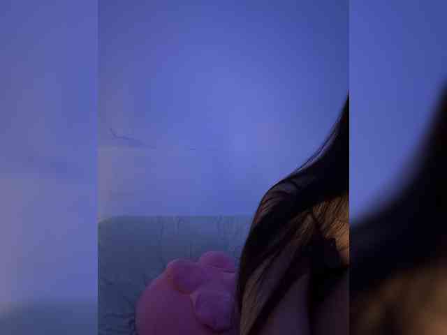 RozyElle webcam