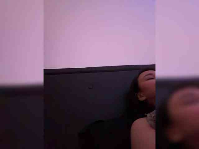 RozyElle webcam