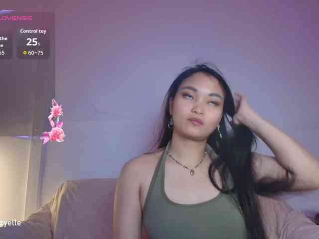 RozyElle webcam