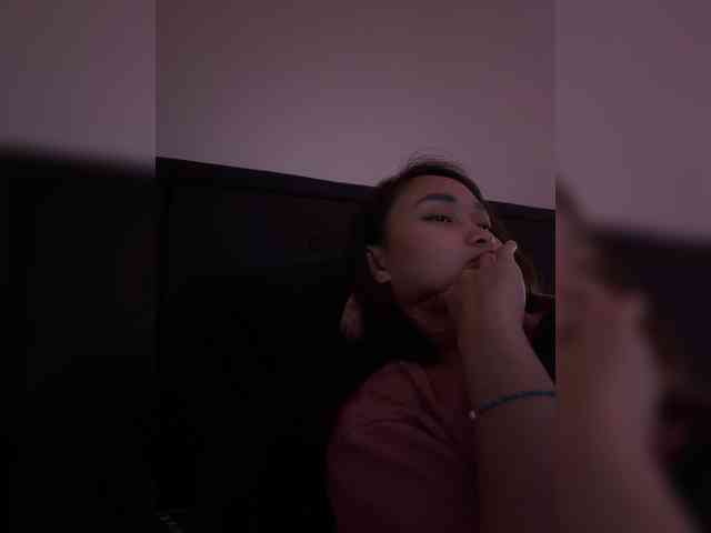 RozyElle webcam