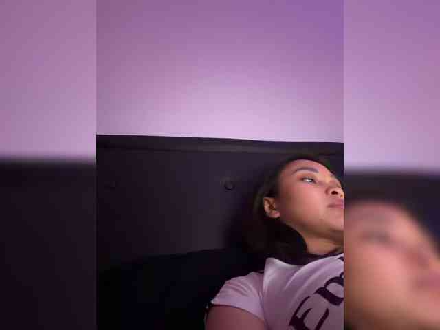 RozyElle webcam