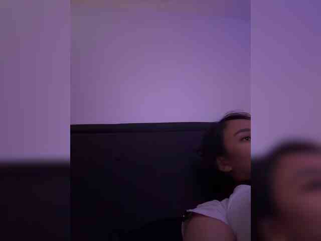 RozyElle webcam