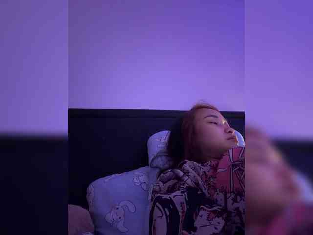 RozyElle webcam