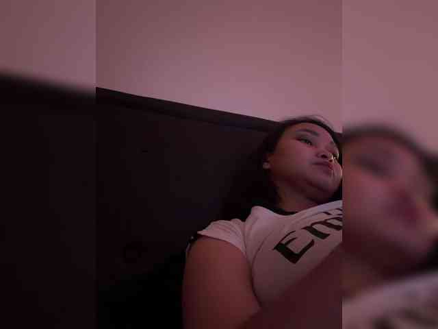 RozyElle webcam