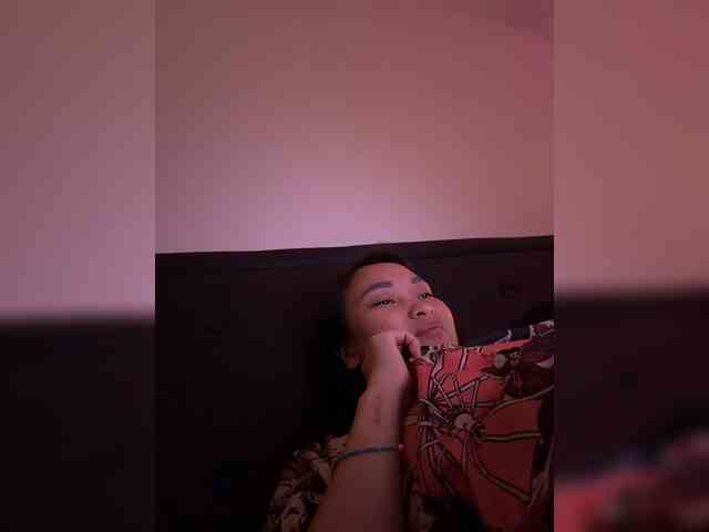 RozyElle webcam