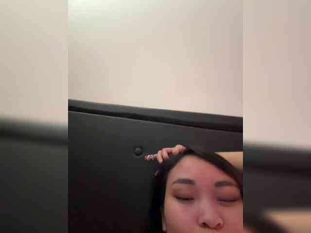 RozyElle webcam