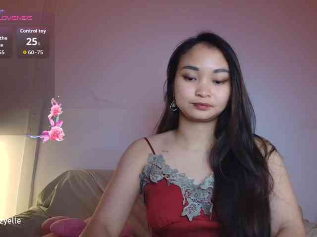 RozyElle webcam