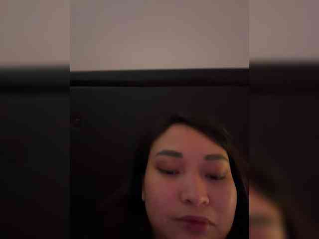 RozyElle webcam
