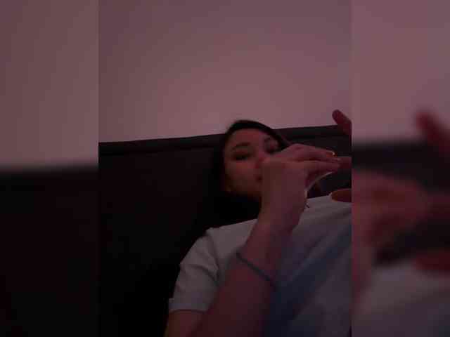 RozyElle webcam