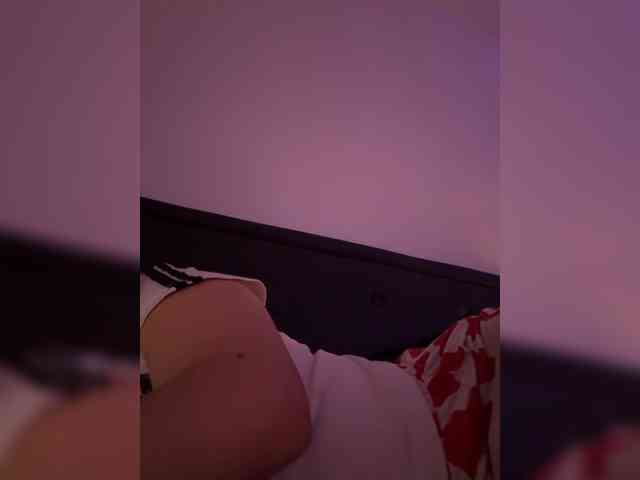 RozyElle webcam
