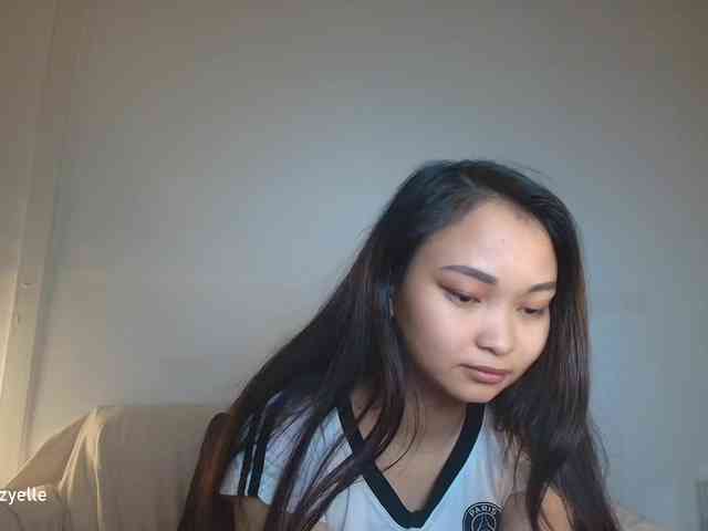RozyElle webcam