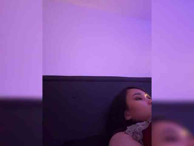 RozyElle webcam