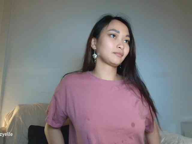 RozyElle webcam