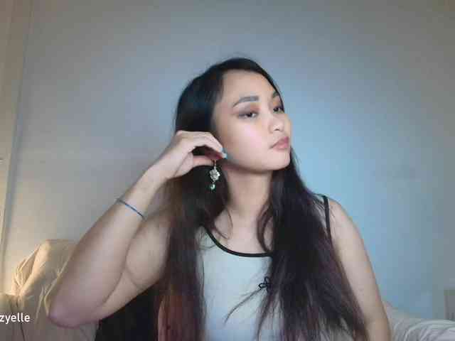 Model: RozyElle