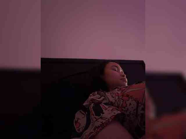 RozyElle webcam