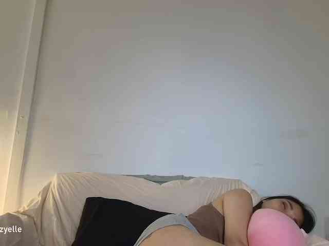 RozyElle webcam