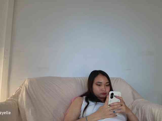 RozyElle webcam