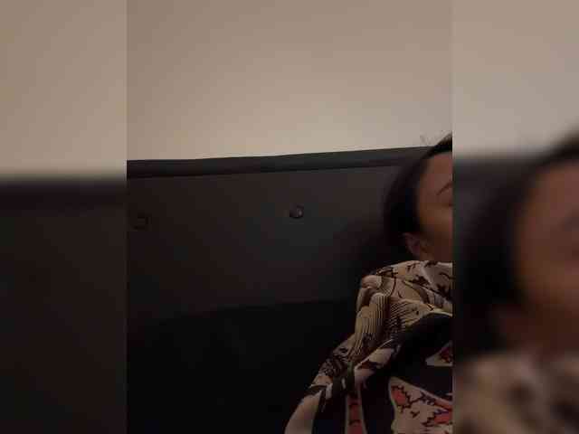 RozyElle webcam