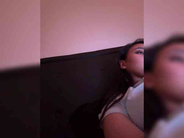 RozyElle webcam